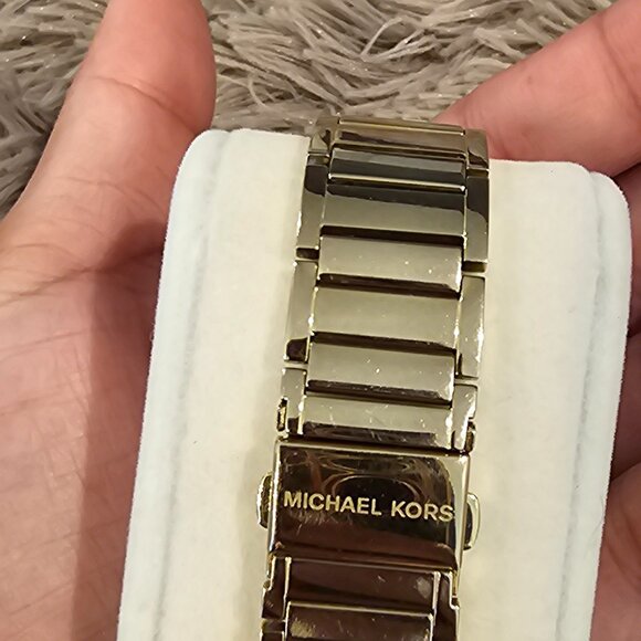Michael Kors emerald face - Picture 2 of 3